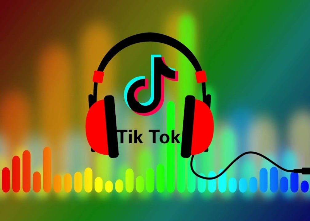 TikTok ahora va por Spotify: Registra marca para reproducir música