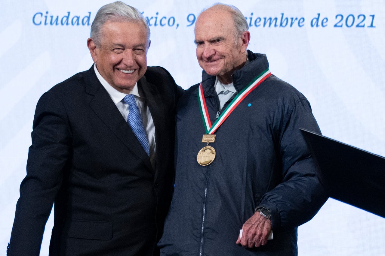 AMLO y José Francisco Garaicochea y Petrirena