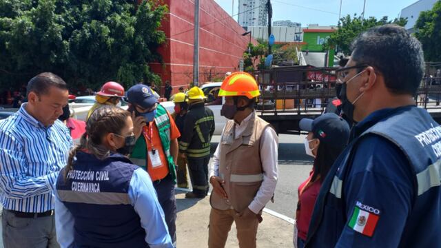 Elementos de Protección Civil atendiendo amenaza de bomba en Morelos.