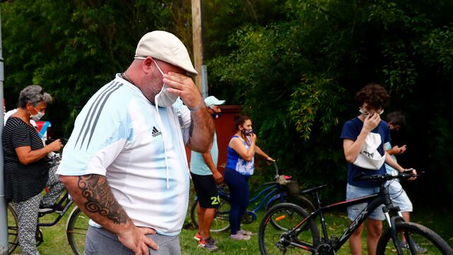 Argentinos lloran a Diego Maradona