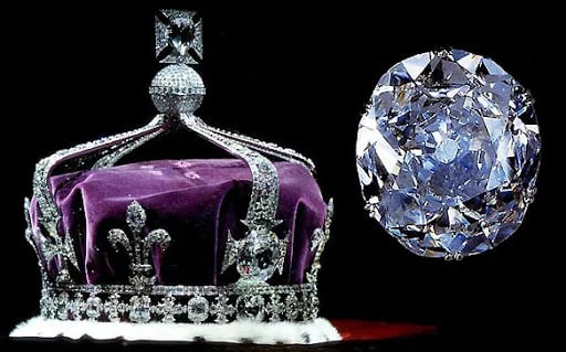 Corona de Isabel II con el Kohinoor o Koh-i-Noor