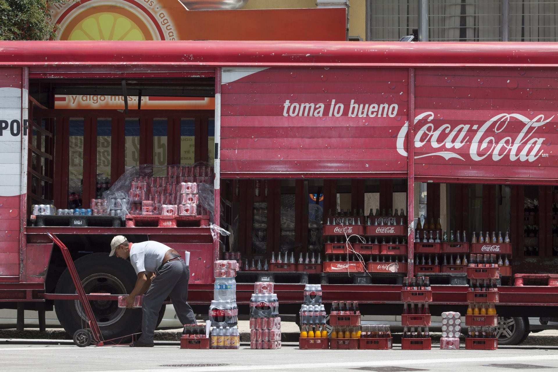Hay escasez de Coca-Cola en México