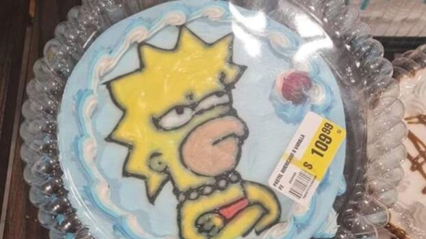 FOTO: Pide pastel de Lisa Simpson y le entregan un fallido “monstruo” que no podrás dejar de ver
