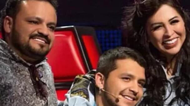 Papás de Christian Nodal apoyarían a Cazzu para que Inti viaje con ella sin problema