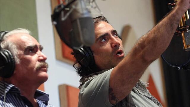 Alejandro Fernández junto a su papá Vicente Fernández