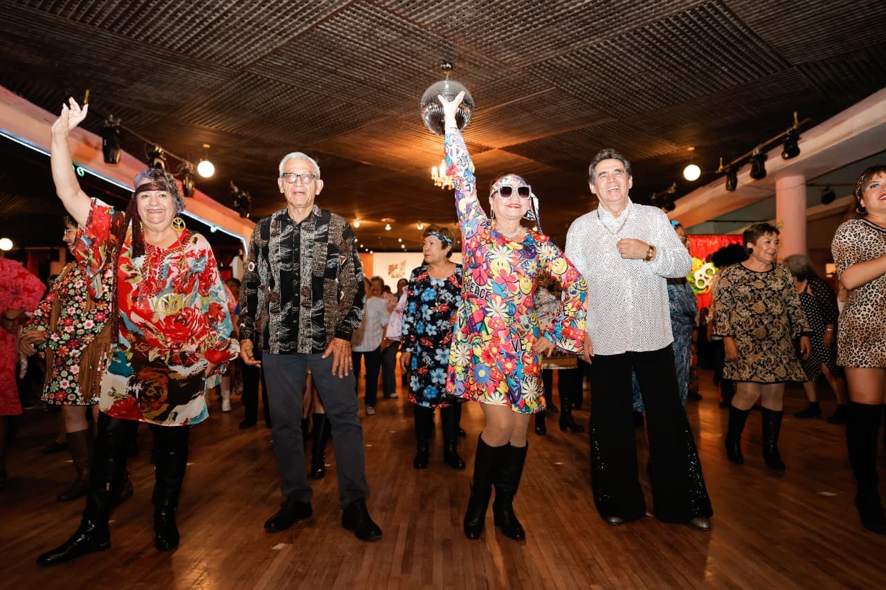 ISSSTE celebra a Adultos Mayores.