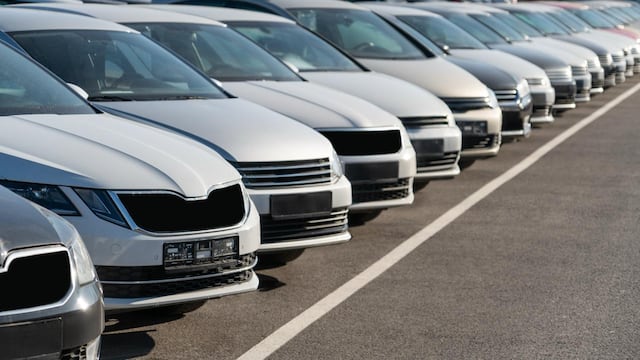 Industria automotriz espera definición de compras consolidadas de vehículos.