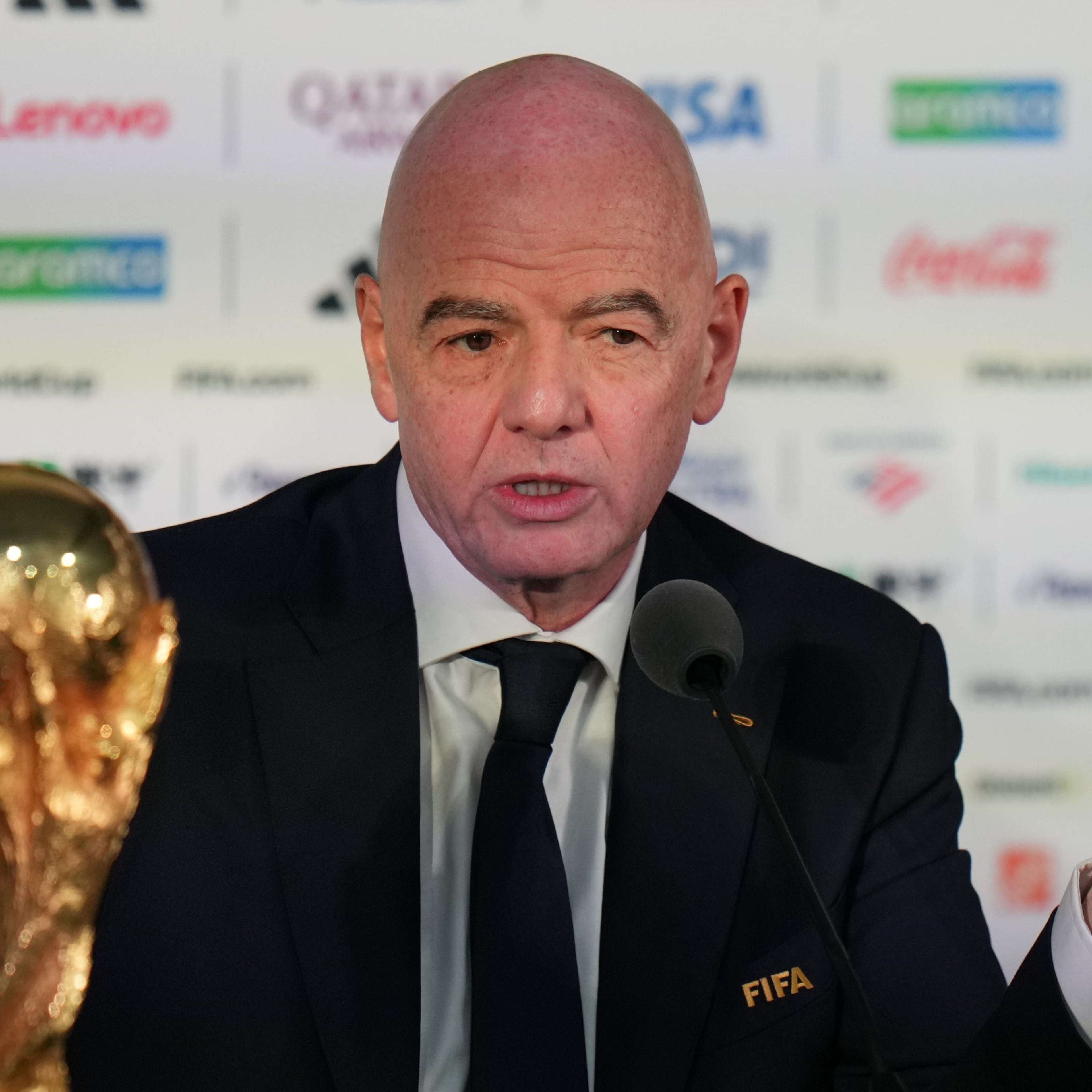 Crece la presión sobre Infantino: ligas europeas cuestionan su gestión en la FIFA