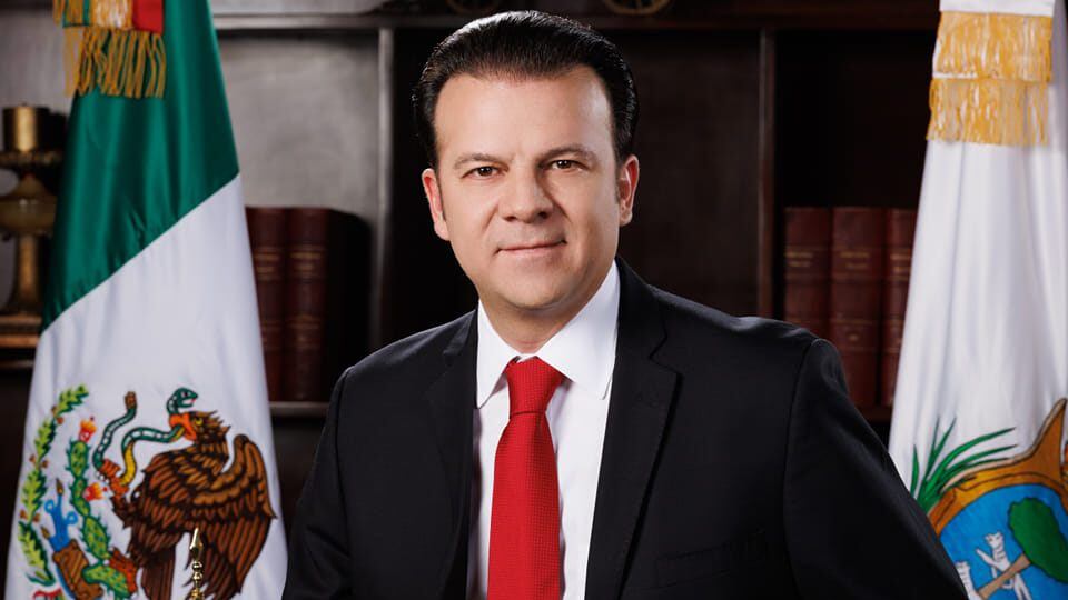 ¿Quién es Esteban Villegas, el gobernador priísta de Durango que elogió a AMLO?