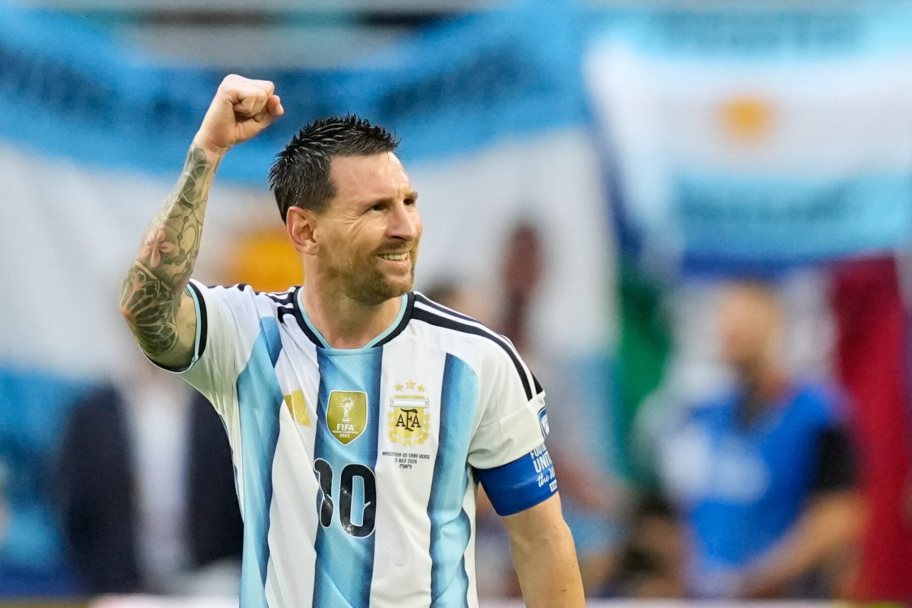 Lionel Messi lideró a la selección de Argentina a octavos de final ante un aguerrido Cabo Verde