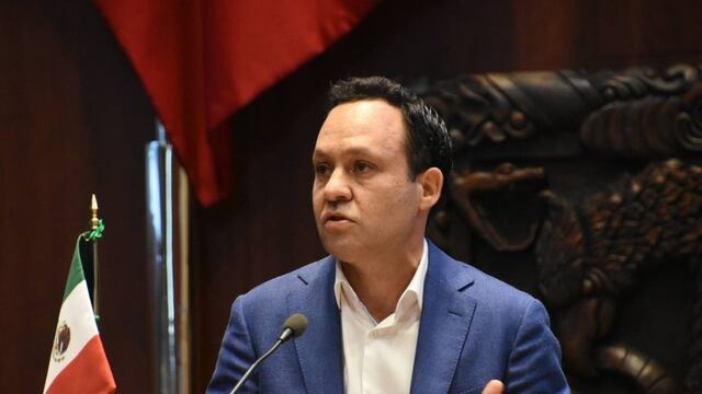 Clemente Castañeda, líder de MC en el Senado