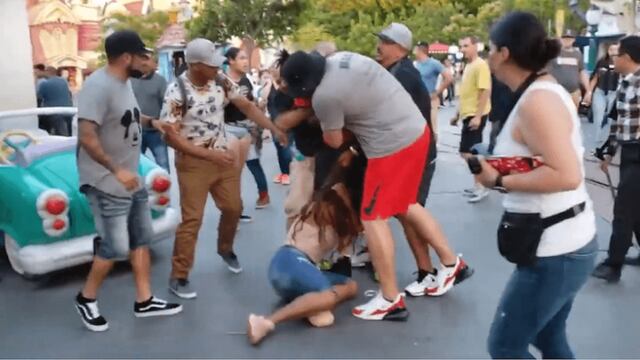 Pelea en Disney.