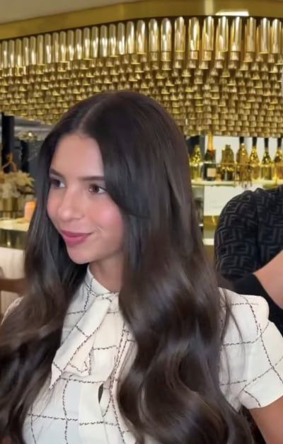 Ángela Aguilar se somete a un retoque de extensiones de cabello