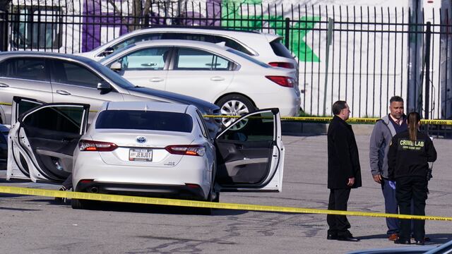 Policía después del tiroreo en FedEx
