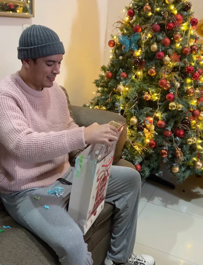 Un tal Alfredo recibe regalo de Navidad