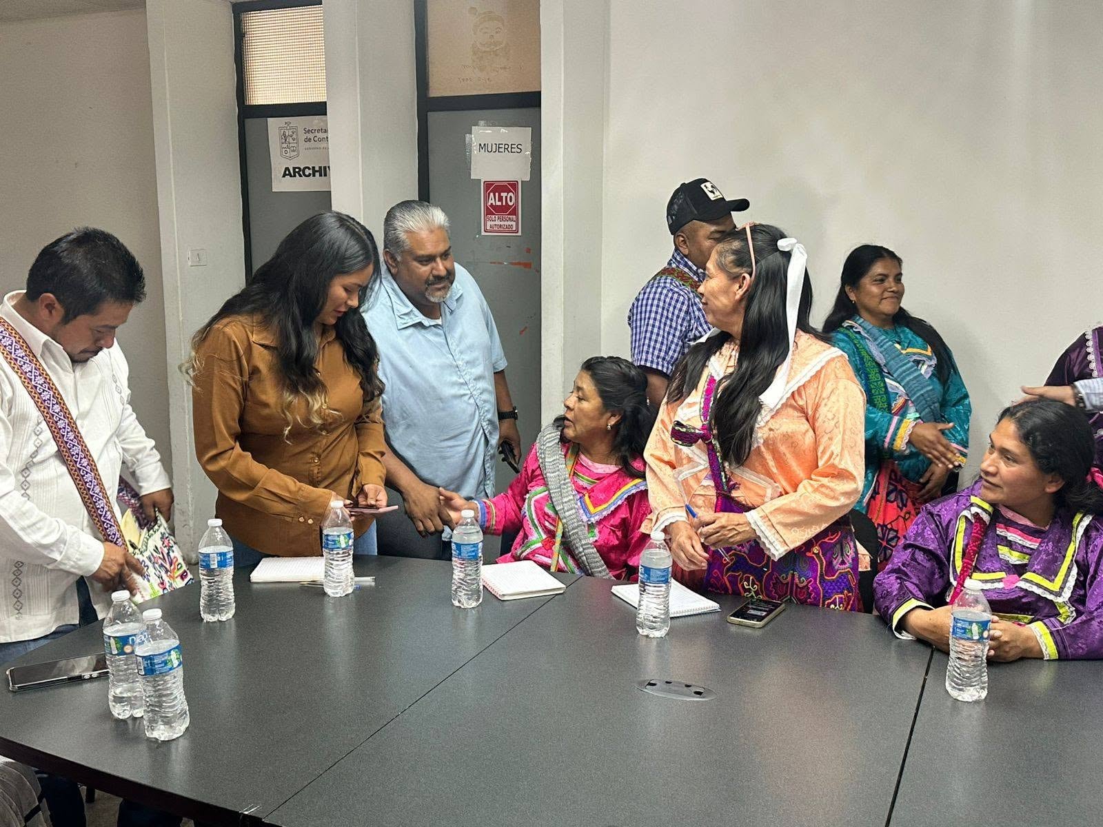 Ricardo Palominos agradece apoyo tras agresión de comuneros fuera de la Casa Michoacán