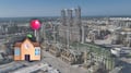Pemex analiza reubicar escuelas cercanas a la refinería de Dos Bocas