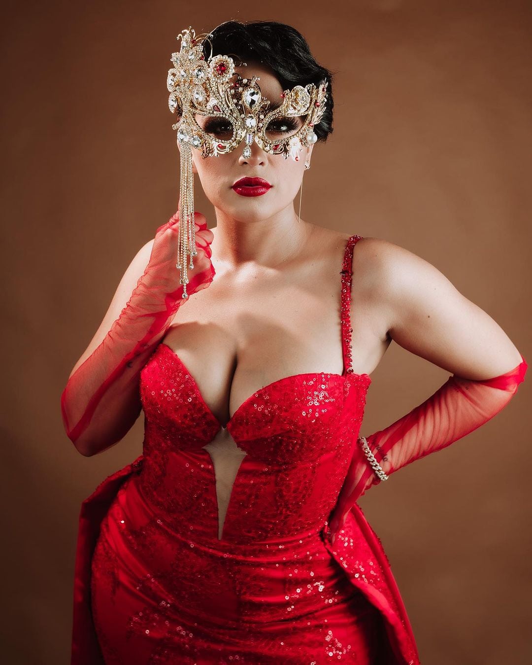 Daisy Anahy ¿ex? esposa de Eduin Caz cambia de look y la confunden con Kunno