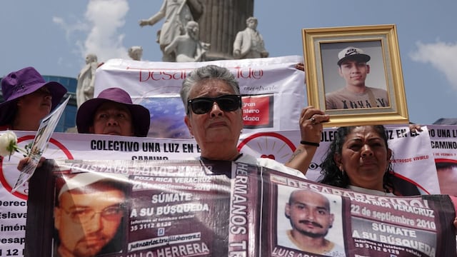 María Herrera Magdaleno y cientos de madres, acompañadas de sus familiares, buscando a sus hijos e hijas, marcharon para exigir justicia en la XII Marcha de la Dignidad Nacional en la CDMX