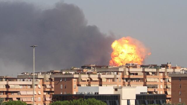 Fuerte explosión de gasolinera en Roma, Italia, deja 45 heridos