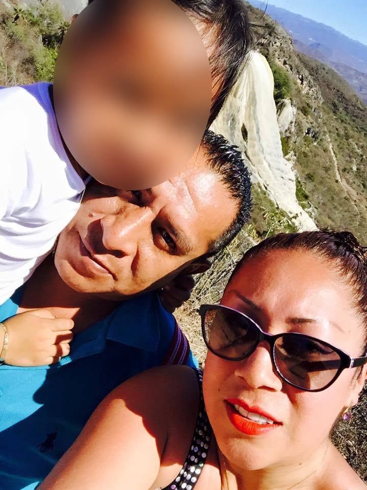 Rebeca Peralta y su familia