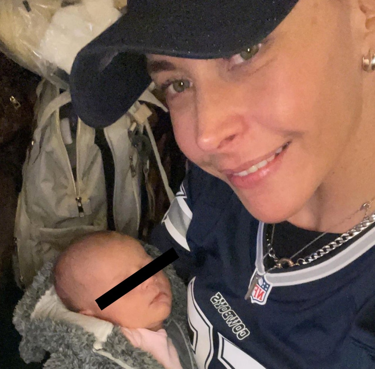 Vanessa Guzmán y su nieta