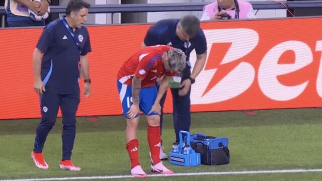 Diego Valdés salió lesionado con Chile