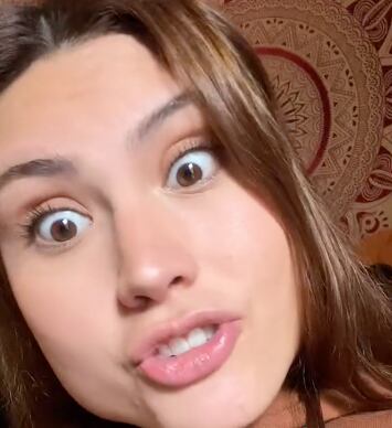 Cachó a su novio infiel por un ticket de Starbucks