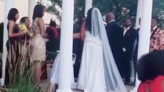 Mujer irrumpe en boda