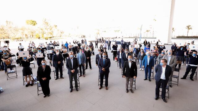 Entrega de computadoras en Guanajuato