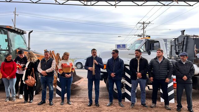 Javier Lamarque pone en marcha obra de señalización