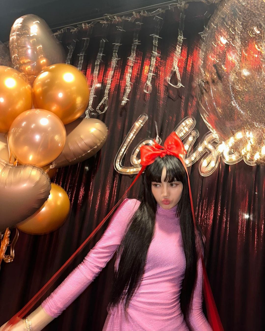 Lisa de Blackpink celebra su cumpleaños 26 con 2 vestidos tan bonitos como ella