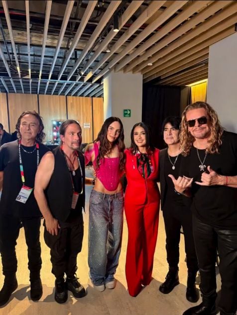 Salma Hayek con Belinda y Maná