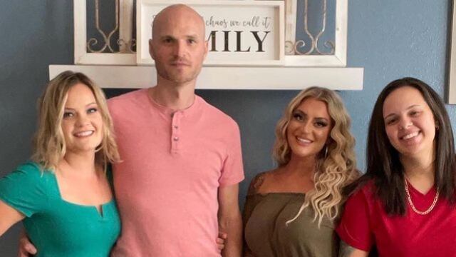 Josh Rappahahn con su familia