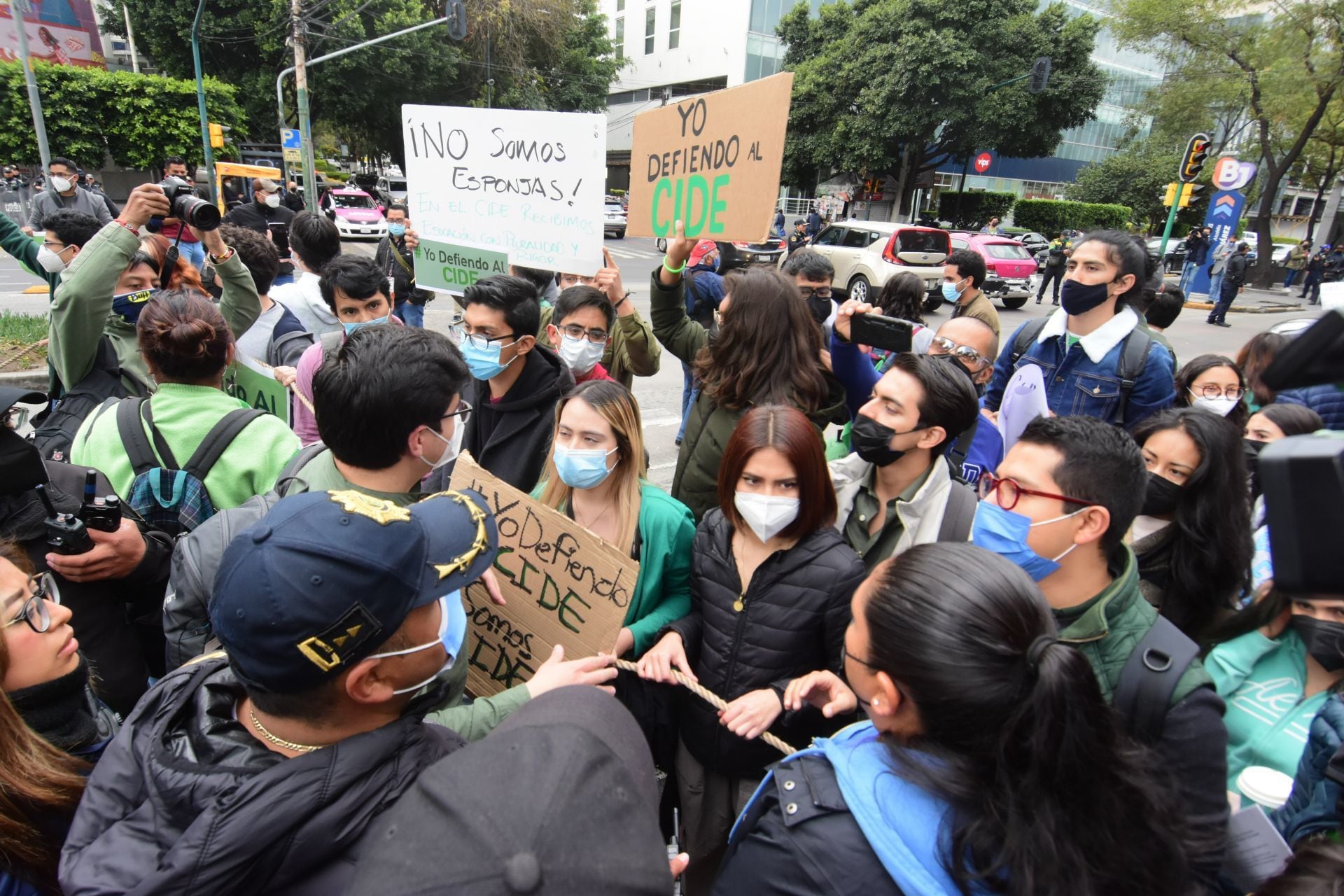 Estudiantes y académicos defienden al CIDE