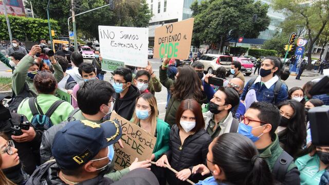 Manifestación en defensa del CIDE