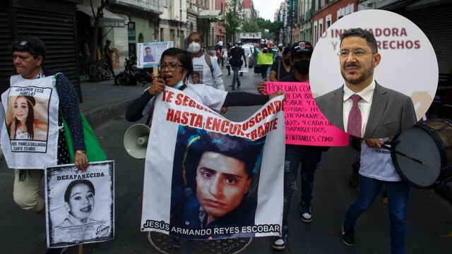 Protesta de familias de desaparecidos en la CDMX