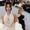 Kim Kardashian casi pierde el vestido en la MET Gala 2023 por querer lucirse de más