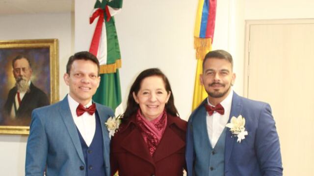 Primer matrimonio igualitario en consulado de México en Colombia