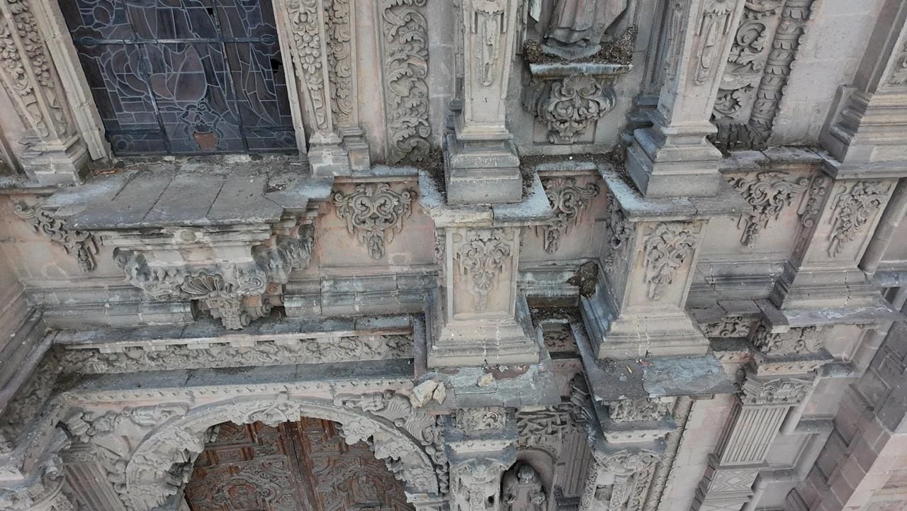 Alcalde Enrique Galindo inicia rescate integral del Templo de El Carmen.