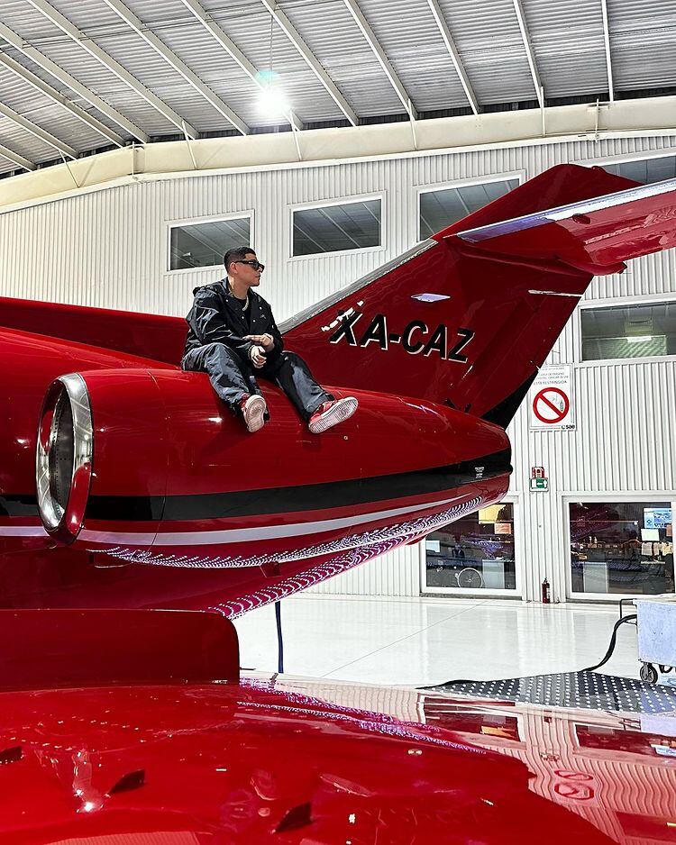 Eduin Caz presume su amor