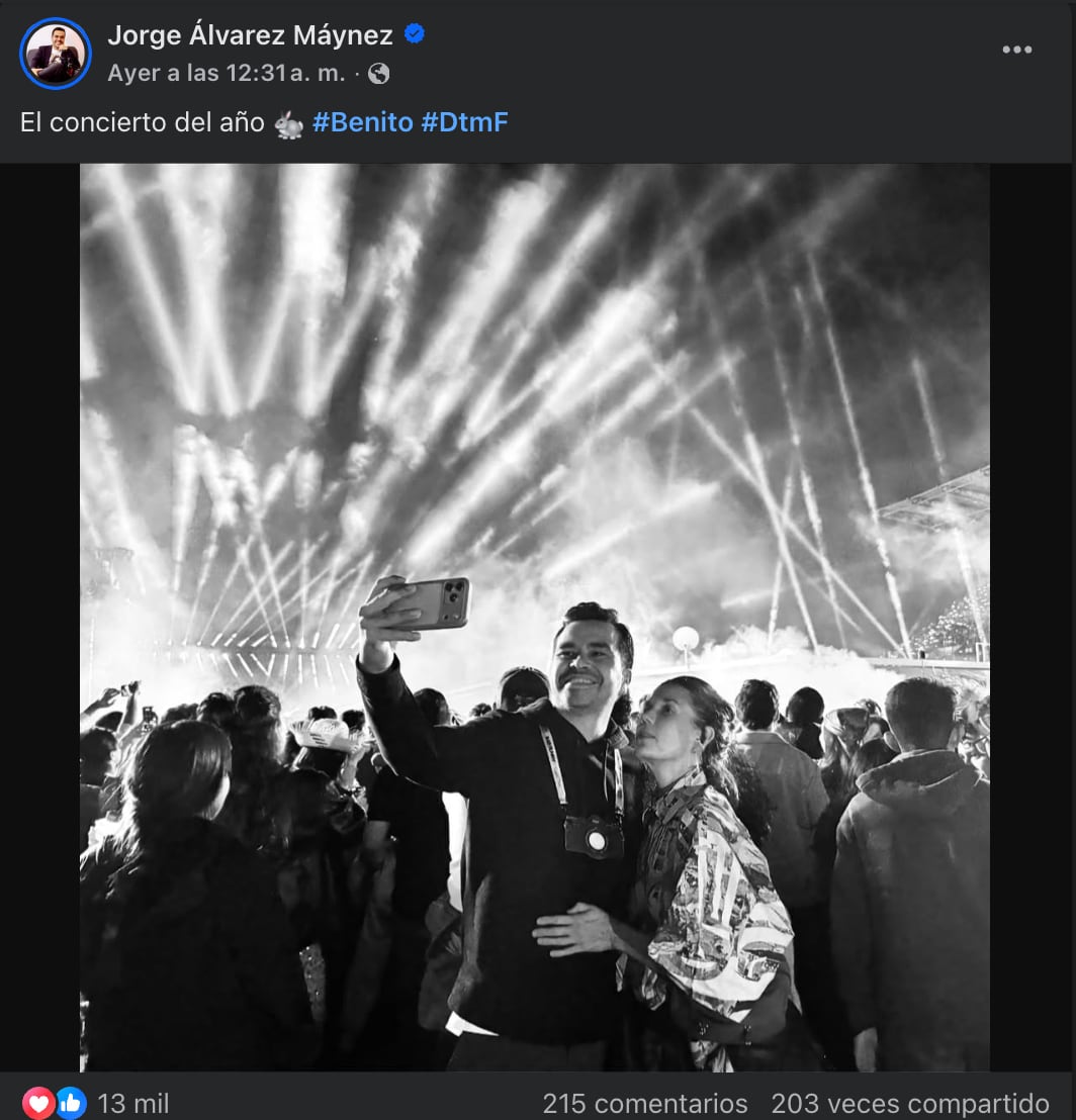 Jorge Álvarez Máynez y su esposa en el concierto de Bad Bunny