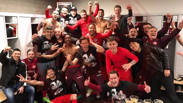 Los jugadores en el vestidor tras acceder a la Final.