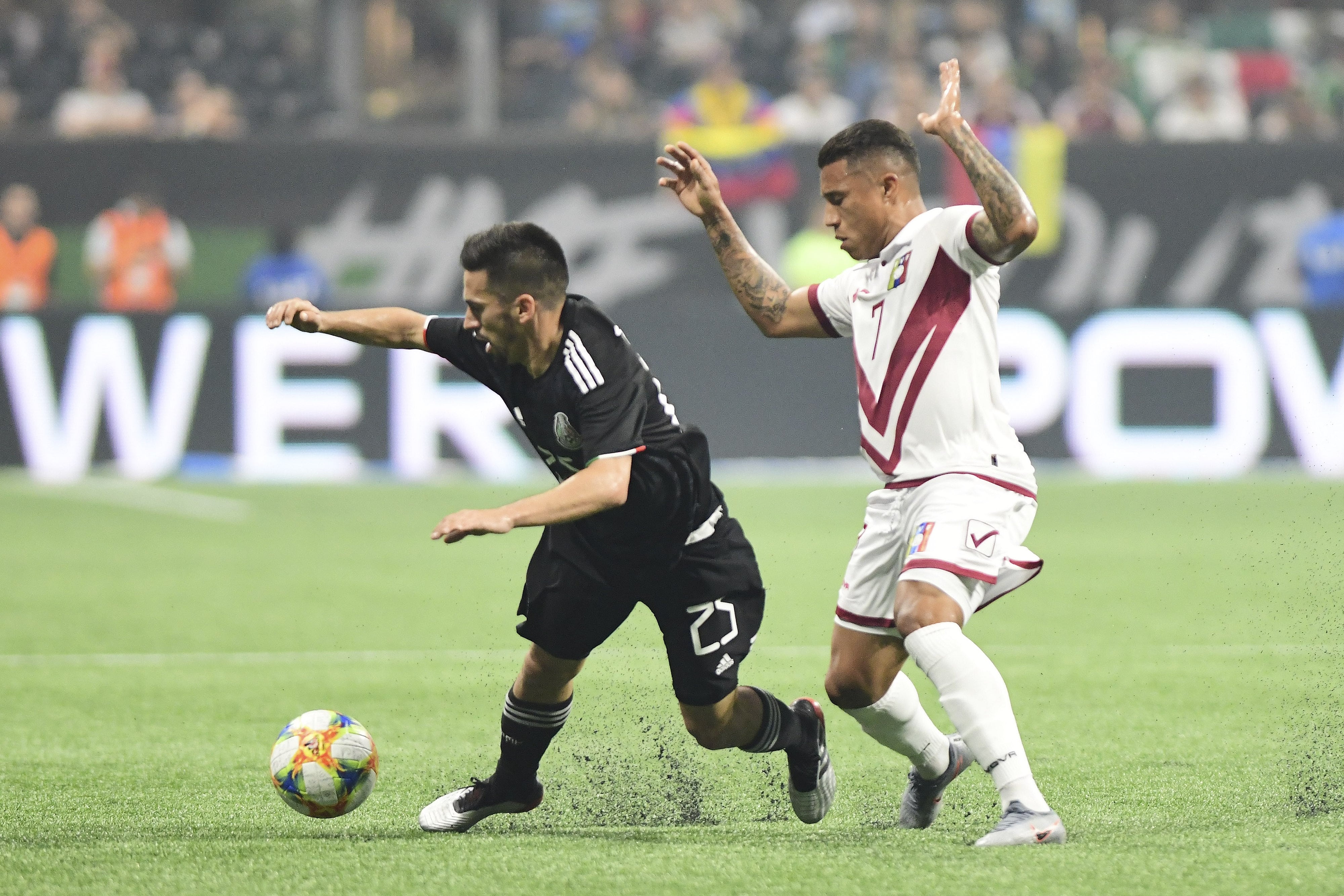 Darwin Machís en un partido con la Selección de Venezuela
