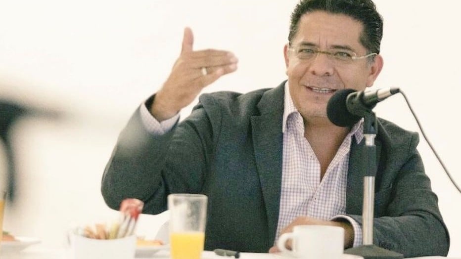 El senador Rabindranath Salazar.