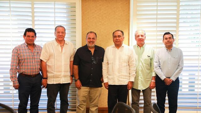 El gobernador Hector Astudillo Flores sostuvo un encuentro con Raúl Zurutuza, director del Abierto Mexicano de Tenis.