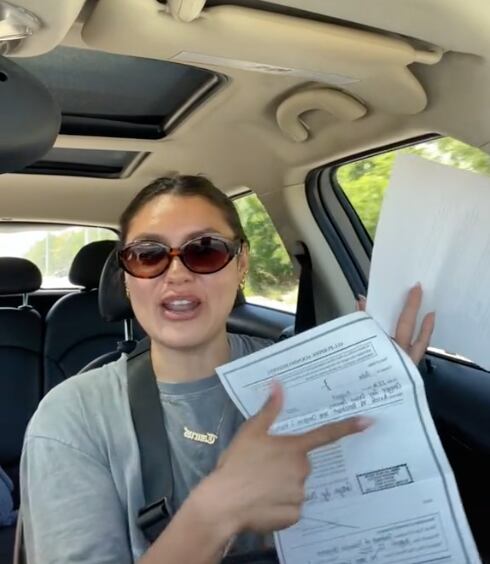 Mujer con contrato para novio infiel
