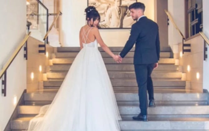 Finge su propia boda