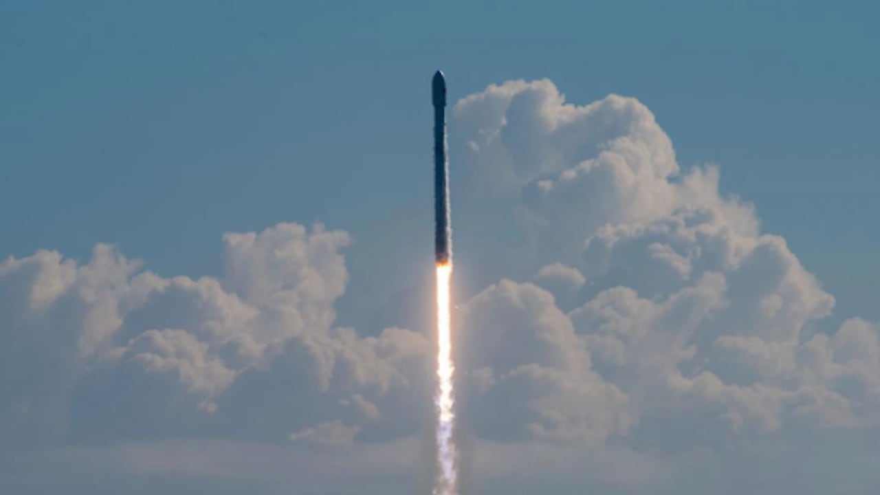 Lanzamiento de un cohete Falcon 9, de SpaceX.