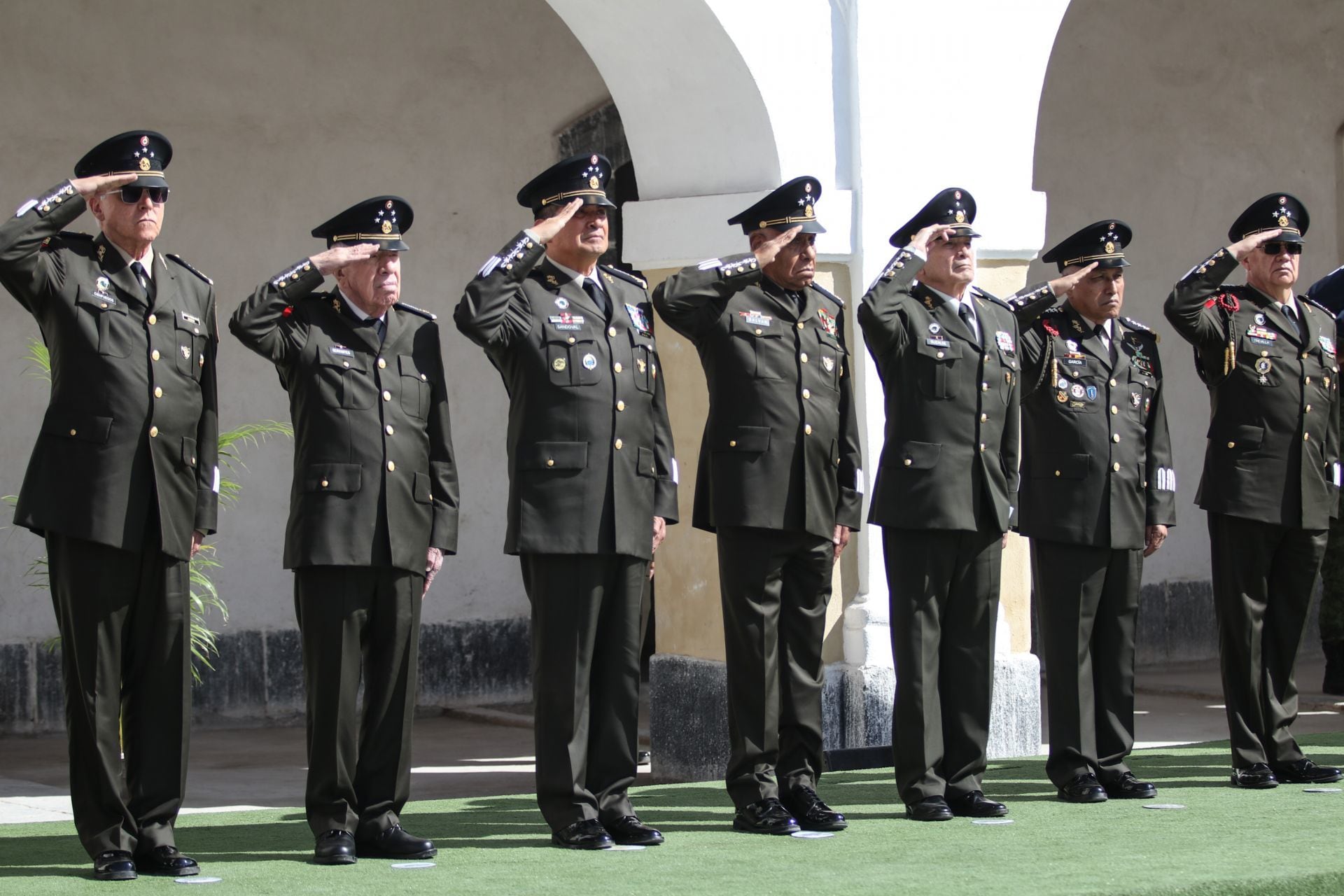 Salvador Cienfuegos reaparece